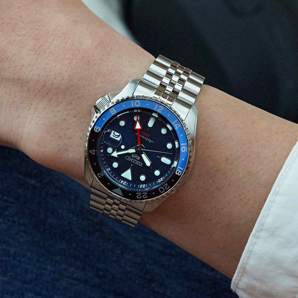 Seiko Sports Gmt Mm Ssk K R A B Pchome H